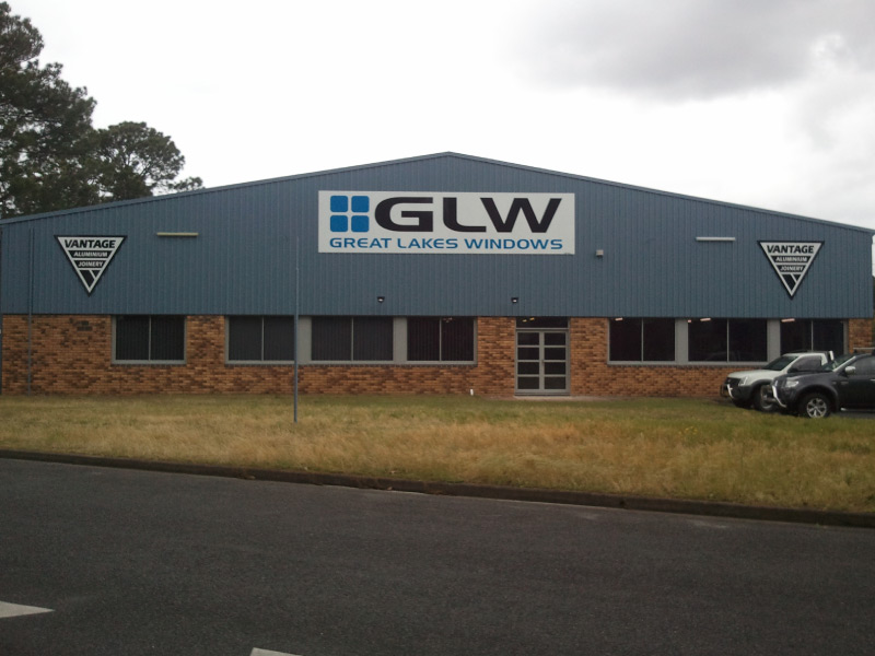 great lakes windows four over one showroom great lakes windows fabricators elevate aluminium systems aws great lakes windows four over one showroom great lakes windows fabricators elevate aluminium systems aws